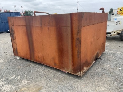 APPROX. 3100mm X 2500mm X 1580mm METAL FUEL TANK