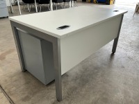 GOAL POST 1400X800mm RECTANGULAR OFFICE DESK & 3 DRAWER METAL PEDESTAL - 4
