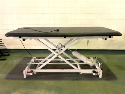 ENRAF NONIUS DELFT ELECTRIC MEDICAL EXAMINATION TABLE