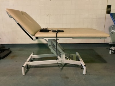 ELECTRIC 2 SECTION MEDICAL EXAMINATION TABLE