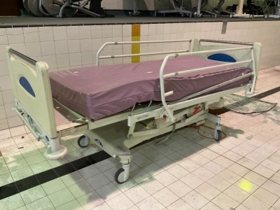 CONTOUNRA 267KG HOSPITAL BED & PENTAFLEX MATTRESS