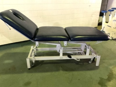 3 SECTION HYDRAULIC TREATMENT TABLE