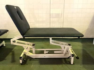 GYMNA UNIPHY HYDRAULIC 2 SECTION TREATMENT TABLE