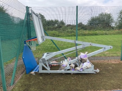 ARTISPORT FOLDING MOBILE BASKETBALL FACILITY