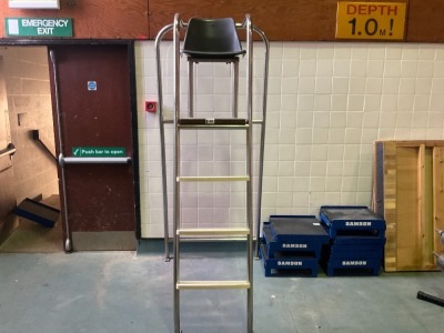 FREESTANDING LIFEGUARD CHAIR