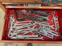 6 DRAWER MOBILE TOOL CHEST C/W CONTENTS - 6