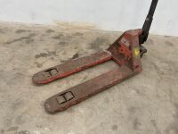  2500KG PALLET TRUCK - 2