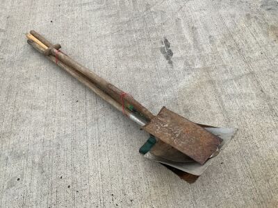 3No. ASSORTED SPADES/SHOVELS