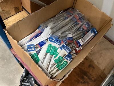 LOT BUNDLE TO INC. LARGE SELECTION OF ASSORTED UNUSED MASONARY DRILL BITS