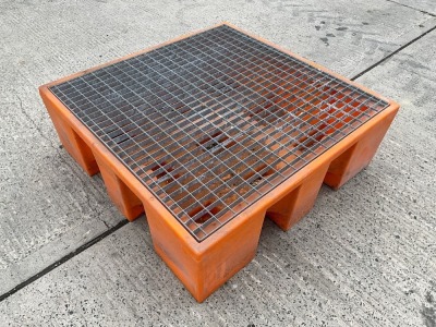 APPROX. 1250mm x 1250mm 4 BARREL DRIP TRAY