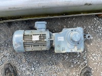 APPROX. 6M 200mm SCREWED CONVEYOR & 3 PHASE MOTOR  - 4