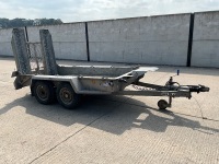 APPROX. 9ft x 4ft IFOR WILLIAMS GH94BT TWIN AXLE 2700kgs BEAVERTAIL PLANT TRAILER