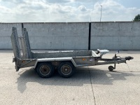 APPROX. 9ft x 4ft IFOR WILLIAMS GH94BT TWIN AXLE 2700kgs BEAVERTAIL PLANT TRAILER - 2