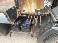 VOLVO FL 4x2 18 TON SKIP LORRY ON AIR  - 14