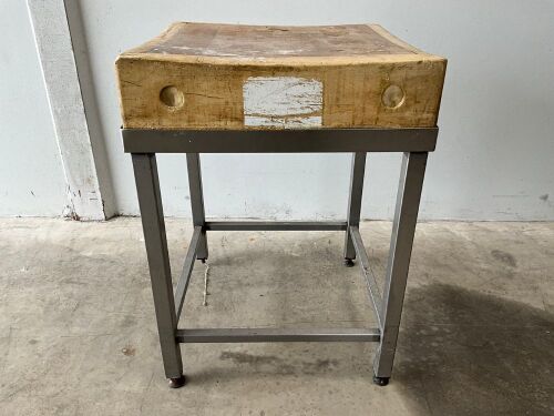 APPROX. 600mm x 600mm BUTCHERS BLOCK