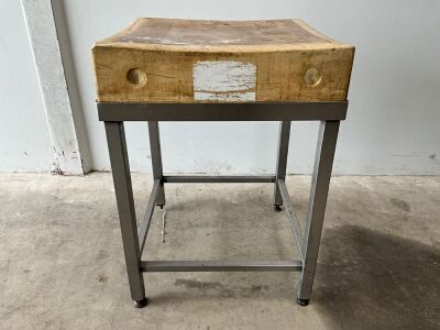 APPROX. 600mm x 600mm BUTCHERS BLOCK
