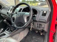TOYOTA HILUX INVINCIBLE D-4D  3.0 DOUBLE CAB PICKUP  - 28