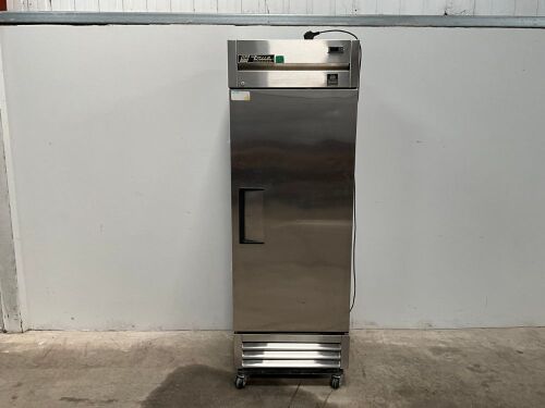 TRUE T-19FZ 427 LITRE UPRIGHT STAINLESS STEEL FRIDGE