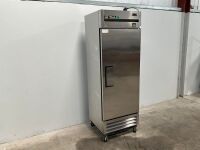 TRUE T-19FZ 427 LITRE UPRIGHT STAINLESS STEEL FRIDGE - 2