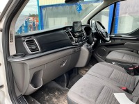 FORD TOURNEO CUSTOM L2 2.0 ECOBLUE 130PS 9 SEATER MINI BUS - 11