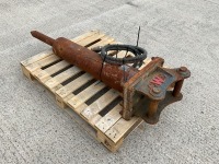 DAEMO E70 HYDRAULIC ROCK HAMMER TO SUIT 6-8 TON EXCAVATOR - 3
