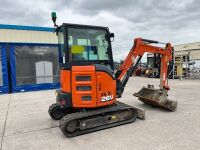 HITACHI ZX26U 2.6 TON MINI DIGGER - 12