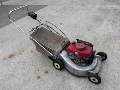 HONDA WALK BEHIND SELF PROPELLED PETEOL LAWNMOWER