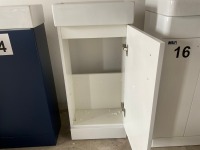 400 FLOOR-STANDING CLOAKROOM UNIT IN WHITE GLOSS - 3