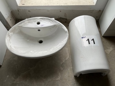 600 CERAMIC ROUNDED BOWL WITH CHUNKY ROUNDED PEDESTAL
