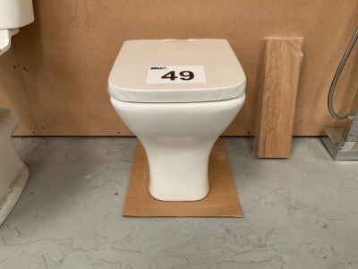 BACK-TO-WALL SOFT-SQUARE PAN AND SEAT