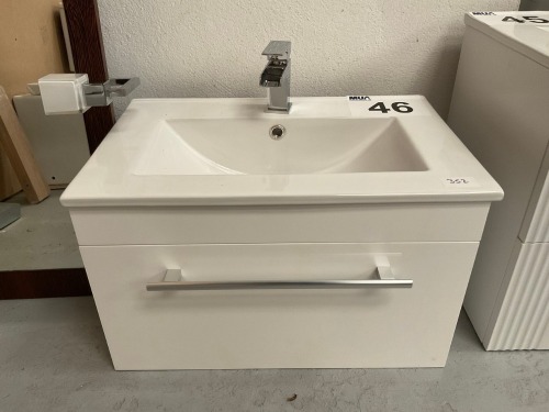 600 WALL-MOUNTED WHITE GLOSS UNIT WITH CHROME TAP