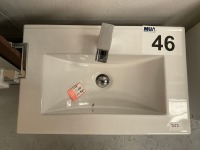600 WALL-MOUNTED WHITE GLOSS UNIT WITH CHROME TAP - 2