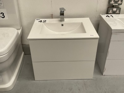 600 WALL-MOUNTED TWO-DRAWER UNIT IN WHITE GLOSS WITH CHROME TAP