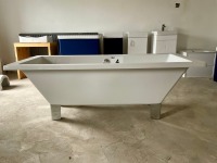 1725 × 790 FREESTANDING BATH WITH CHROME FEET - 3