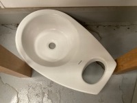 FIXED-TO-WALL LEG SET WITH FREESTANDING BOWL - 4