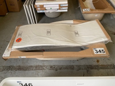B-SHAPED BATH AND PANEL, 1500 × 900