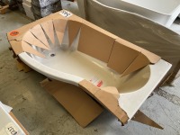 B-SHAPED BATH AND PANEL, 1500 × 900 - 3