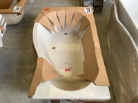B-SHAPED BATH AND PANEL, 1500 × 900 - 4