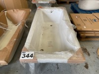 SINGLE-ENDED 1700 × 750 ACRYLIC BATH