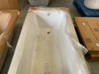 SINGLE-ENDED 1700 × 750 ACRYLIC BATH - 3