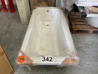 SINGLE-ENDED 1700 × 750 ACRYLIC BATH