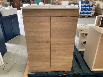 600 FLOOR STANDING 2 DOOR UNIT IN OAK FINISH WITH BASIN
