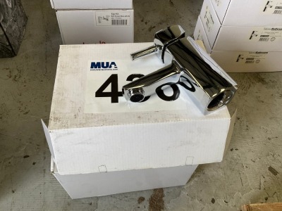 MUNRO MONO BASIN MIXER (WITH WASTE) AND MUNRO BATH FILLER IN CHROME
