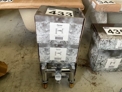 3x CHROME MONO MIXER TAPS (WITH WASTE) AND 3x MATCHING BATH FILLERS IN CHROME