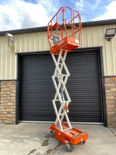 SNORKEL S3010P BATTERY OPERATED PERSONNEL LIFT
