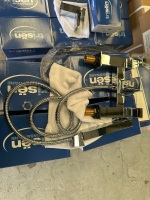 PALLET OF APPROX 54x MONO BASIN MIXER TAPS, 37x BATH FILLERS, 23x BATH SHOWER MIXERS - 3