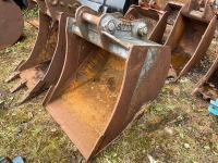 APPROX. 900mm TOOTHLESS DIGGING BUCKET TO SUIT 13 TON MACHINE