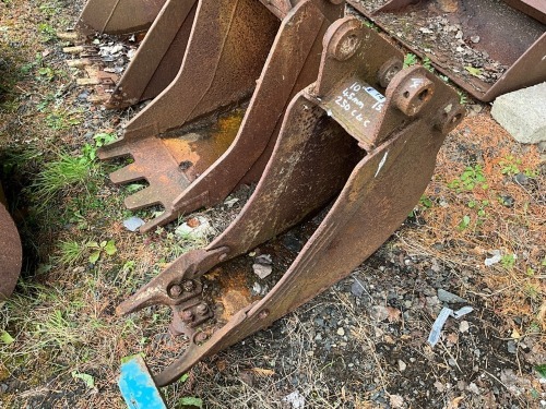 APPROX. 10" TOOTHED DIGGING BUCKET TO SUIT 6-8 TON MACHINE