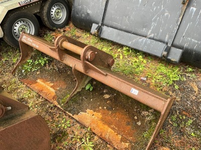 APPROX. 6ft SHUGH BUCKET TO SUIT 13 TON MACHINE