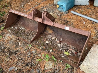 APPROX. 5ft SHUGH BUCKET TO SUIT 6-8 TON MACHINE